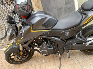 Moto Voge 525 R Gris/Amarillo