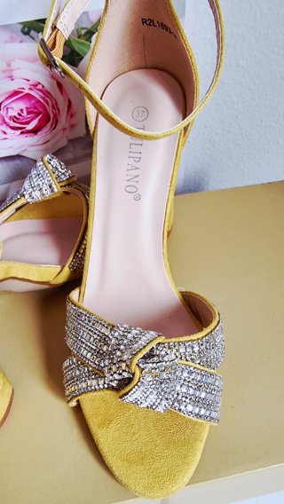 Sandalias Tulipano tacón ancho plateadas y amarill