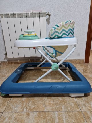 Andador para bebé con centro de actividades
