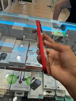 iPhone 13 256GB Rojo Semi Nuevo