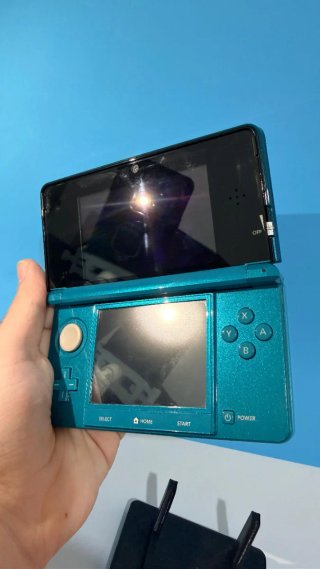 Nintendo 3DS blu metallico in perfette condizioni