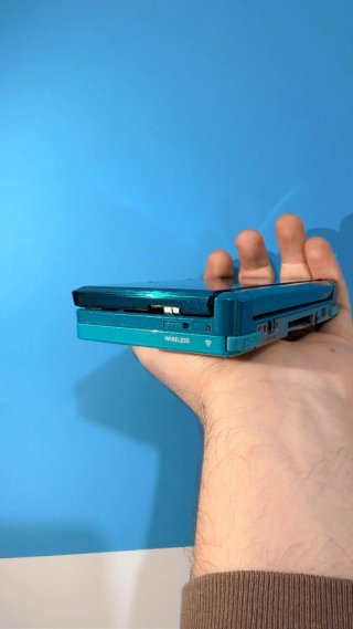 Nintendo 3DS blu metallico in perfette condizioni