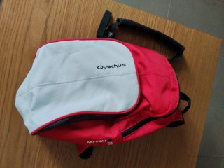 Mochila Quechua Roja y Blanca