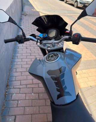 KTM 125 Duke Naked Negra/Gris