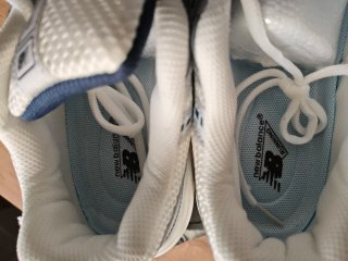 Deportivas New Balance Plata y Blanco