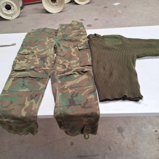 Pantalones de caza beige y verde