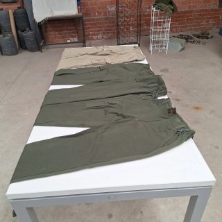 Pantalones de caza beige y verde
