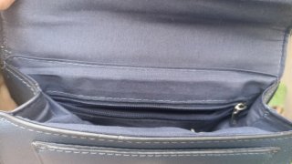Bolso bandolera azul Stradivarius con pañuelo