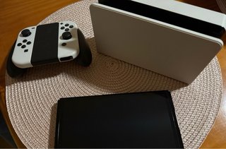 Nintendo Switch OLED Bianca