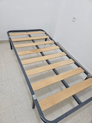 2 Colchones nuevos y sus 2 Somieres 90cm Metal y M