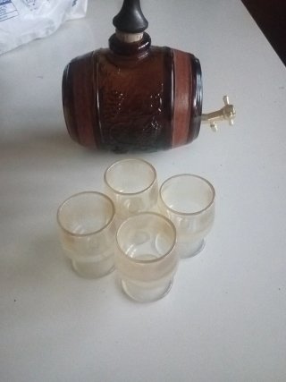Barril de whisky con grifo