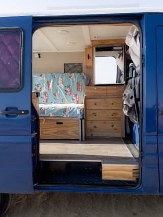 Mercedes-Benz Sprinter 208