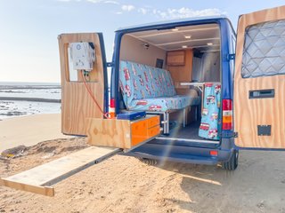 Mercedes-Benz Sprinter 208
