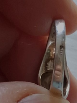 Anillito plata con piedra negra