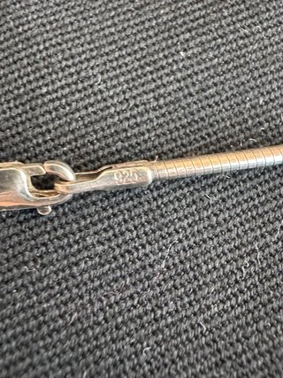 Collar de Plata con Colgante de Ámbar