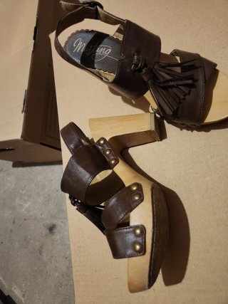 Sandalias Mustang Plataforma+Tacón 9cm marrón