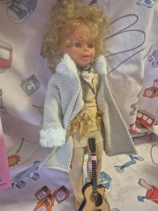 Muñeca Nancy años 70/80 con guitarra
