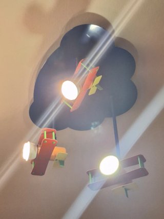 Lámpara infantil 3 aviones nube