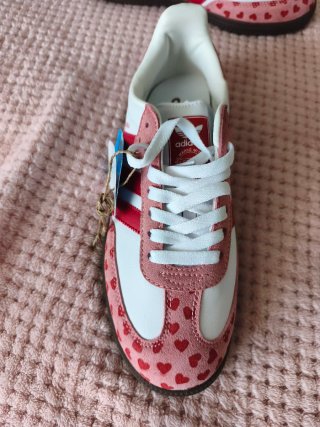 Deportivas Adidas Corazón Rosa y Rojo