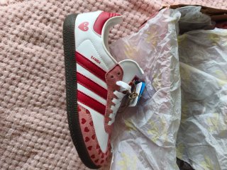 Deportivas Adidas Corazón Rosa y Rojo