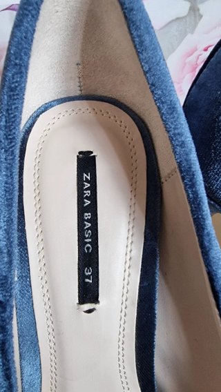 Zapatos de salón de terciopelo azul