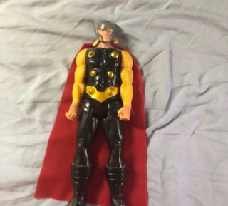 Pack 4 Figuras Superhéroes Marvel