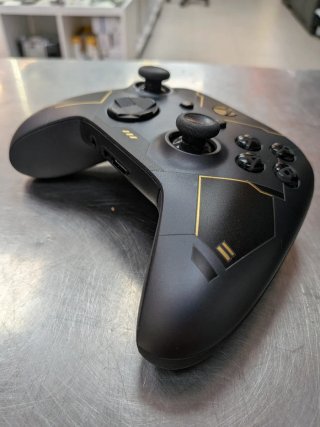 Xbox Series X Halo Infinite Edición Especial