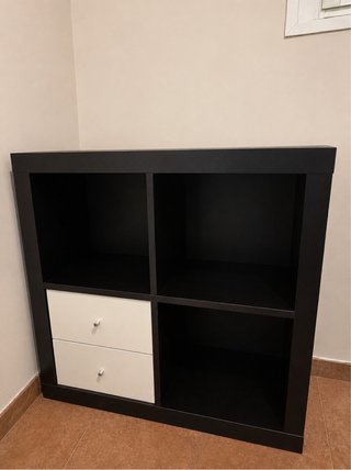 Estantería Negra Kallax con Cajones Blancos