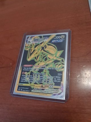Carta Pokémon Rayquaza VMAX Secreta Golpe Fluido
