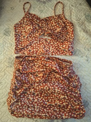 Conjunto floral top y falda