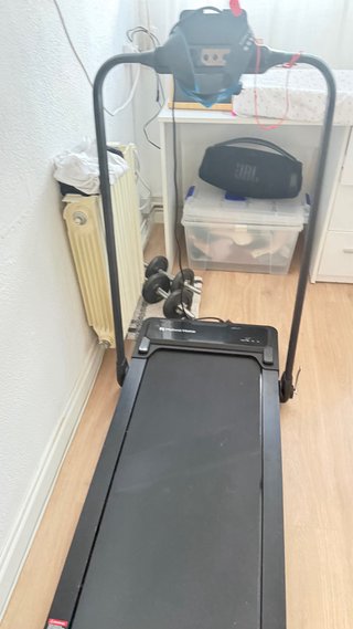 Cinta de correr compacta y plegable