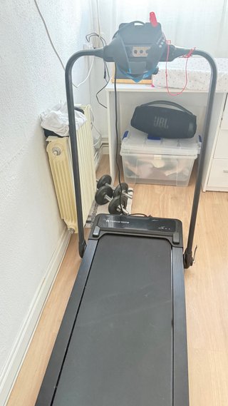 Cinta de correr compacta y plegable