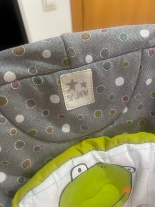 Trona Jané gris con estampado de ranas