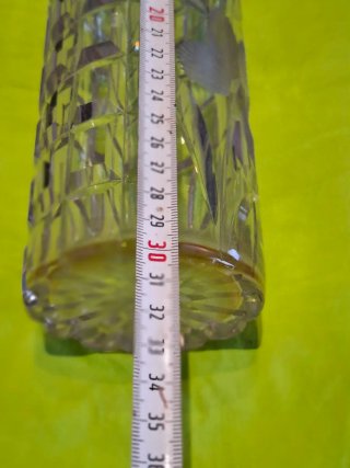 Botella de cristal tallado con flores y plata