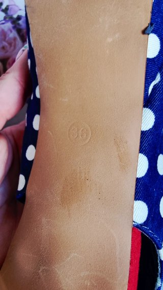 Zapatos de salón con lunares