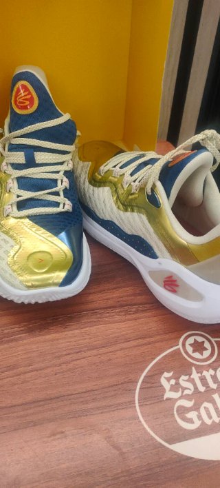 Zapatillas Baloncesto Under Armour Azul Dorado
