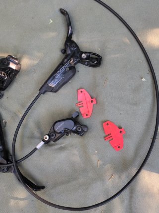 Frenos SRAM Code R