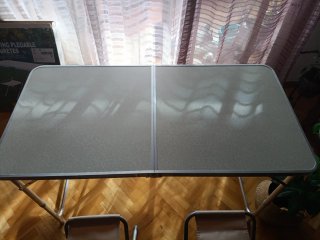 Mesa plegable con 4 sillas