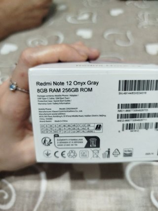 Xiaomi Redmi Note 12 con cover e pellicola