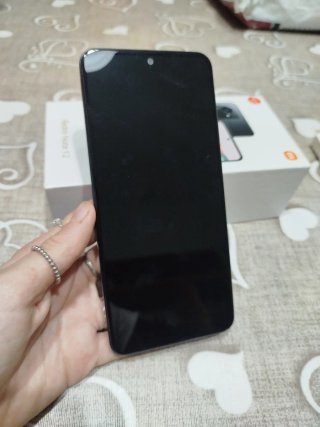 Xiaomi Redmi Note 12 con cover e pellicola
