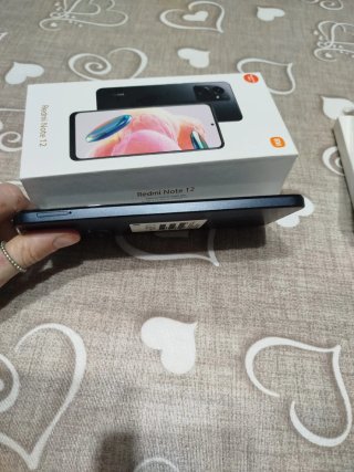 Xiaomi Redmi Note 12 con cover e pellicola