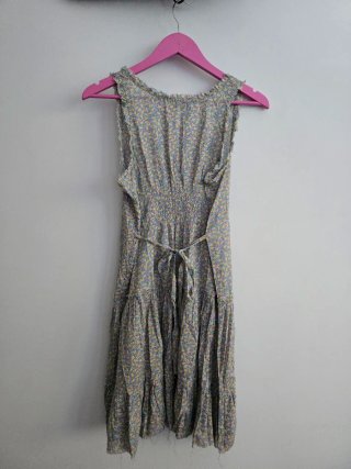 Vestido floral multicolor con lazada