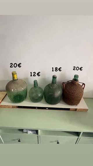 Damajuanas de cristal y bambú