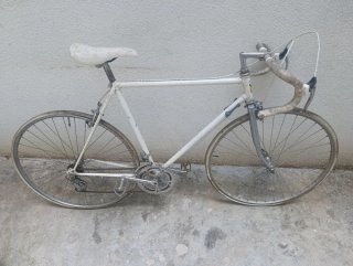 Bicicleta de carretera Rieju Blanca