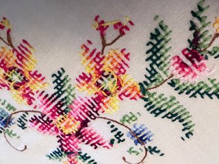 Mantel redondo vintage bordado floral