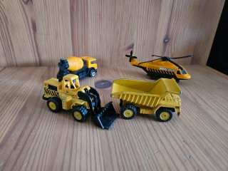 Camiones de construcción.
