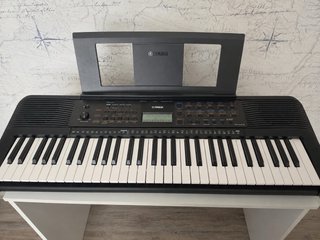 Teclado Electrónico Yamaha