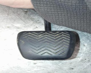 Pedal nissan 46501ea00a navara 2.5 d d40 4p 42176
