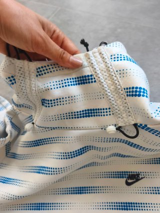 Sudadera Nike Rayas Azules y Blancas