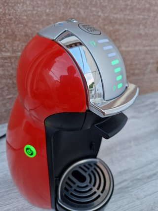 Cafetera Dolce Gusto Roja